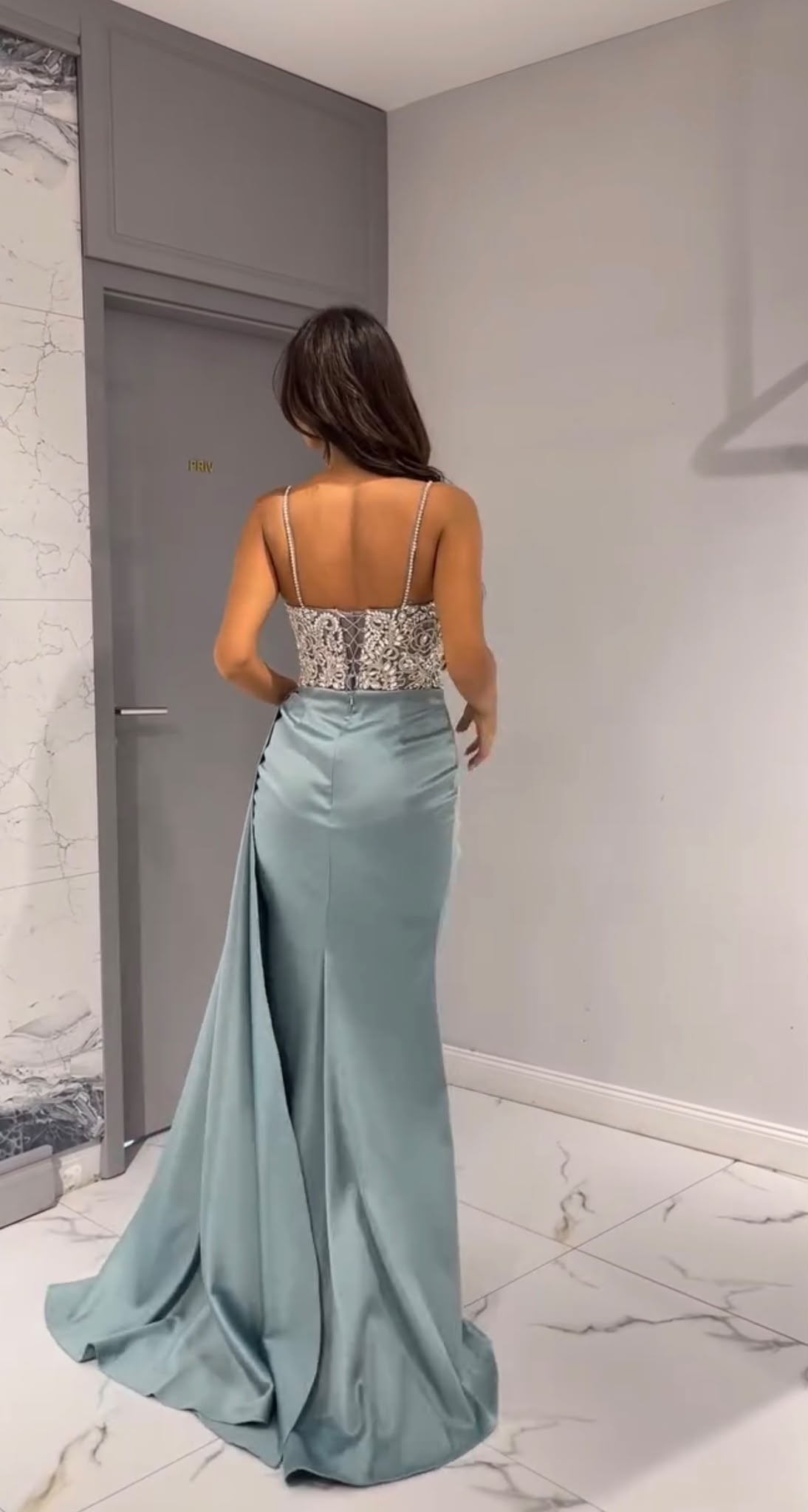 ROSE DENTELLE avondjurk achterkant