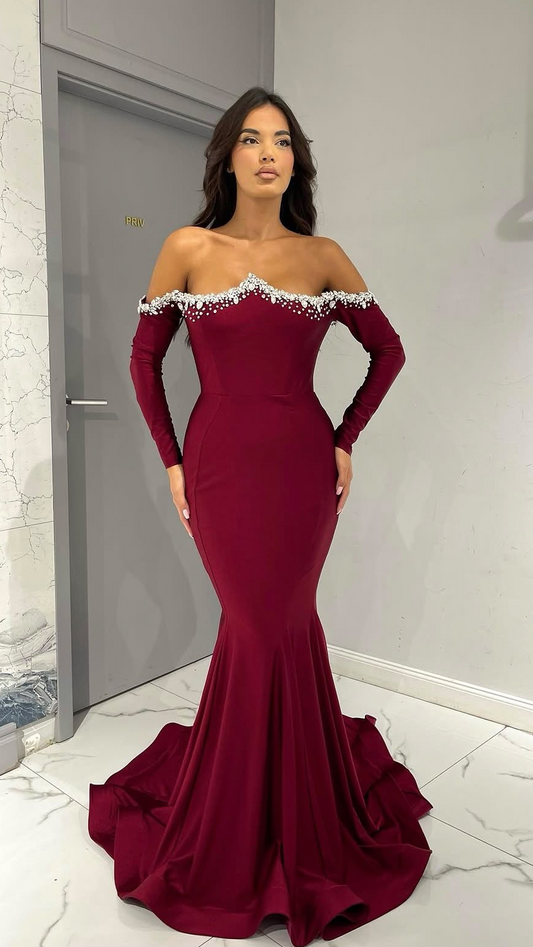 BORDEAUX BELLE bordeauxrode off-shoulder galajurk voorkant
