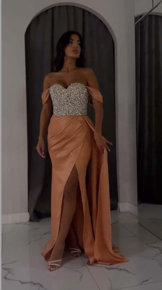 PÊCHE ÉTOILE avondjurk perzik off-shoulder voorkant